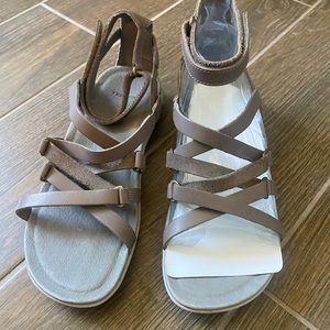 Merrell kalari shad mid sandal